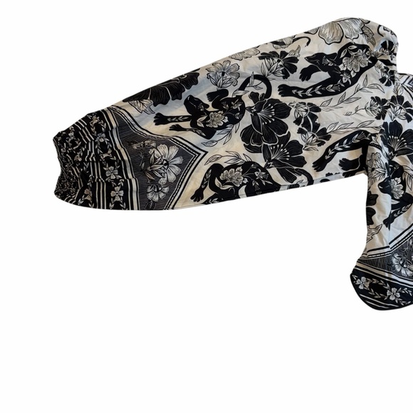 Farm Rio Leopard Floral Blouse | Black & White | Boat Neck | SMALL | NWT - Picture 7 of 12